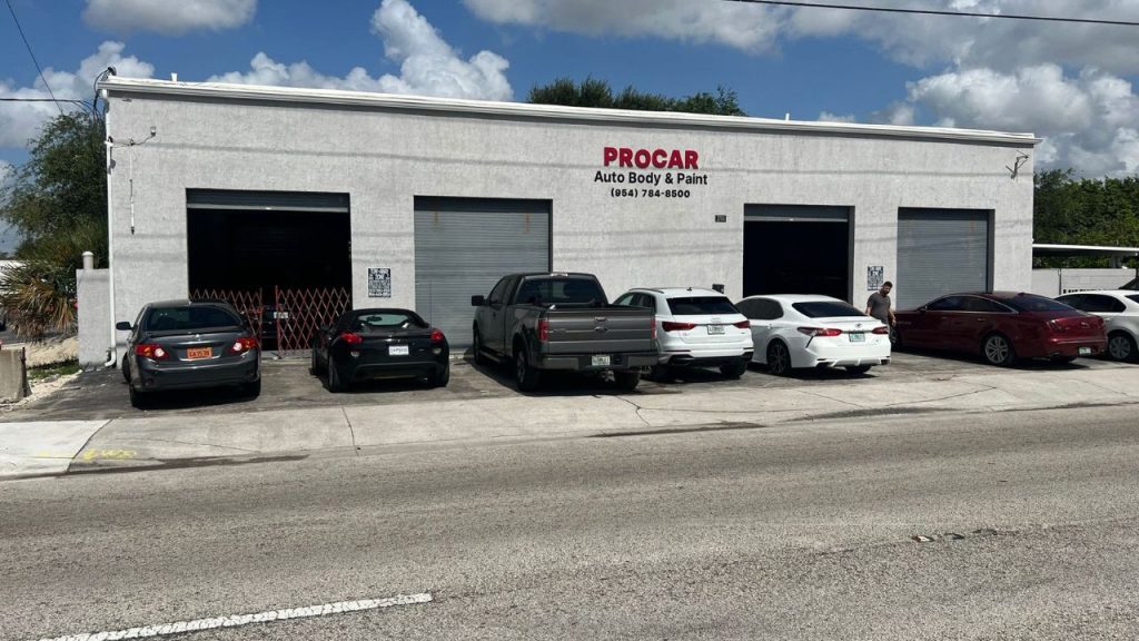 Car Dent Repair Service in Pompano Beach