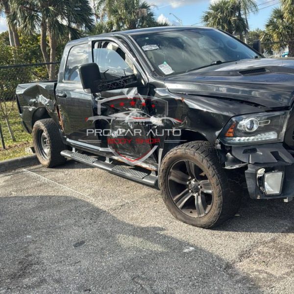 Auto Body Frame Specialist in Pompano Beach