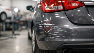 Will a Small Bumper Scratch Lower My Car's Trade-in Value at a Florida Dealership